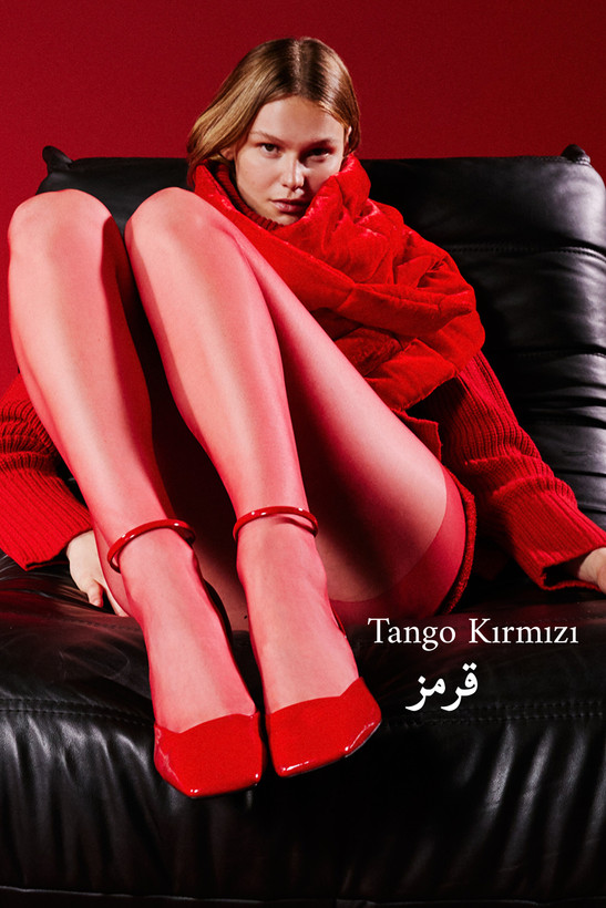 جوراب شلواری شیشه ای قرمز